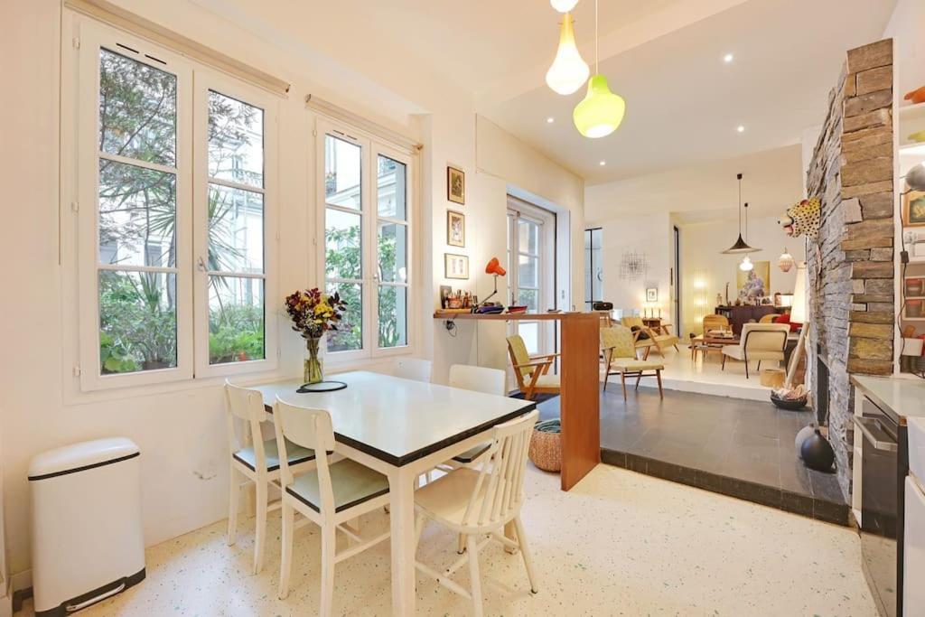 Spacious Vintage Duplex Flat - Gare Du Nord Parijs