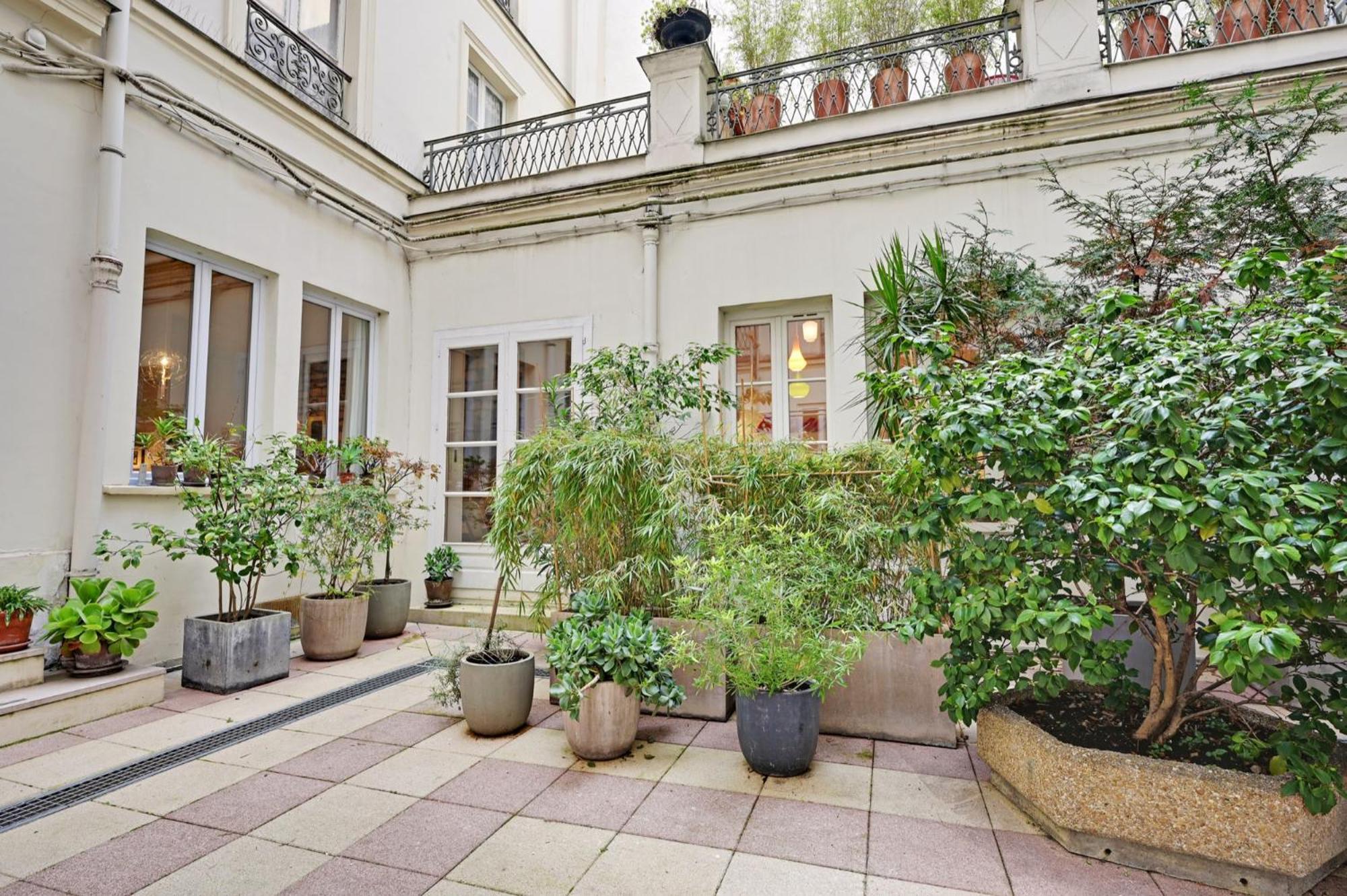 Appartement Spacious Vintage Duplex Flat - Gare Du Nord Parijs